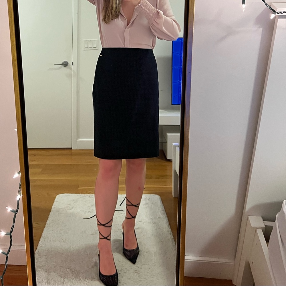 Elegant DKNY Midi Skirt